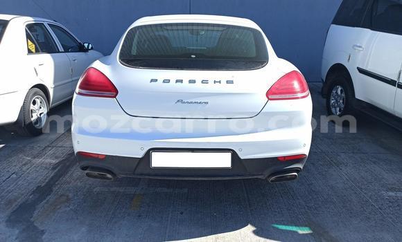 Comprar Usado Porsche Panamera Branco Carro em Beira em Sofala Comprar Usado Porsche Panamera Branco Carro em Beira em Sofala