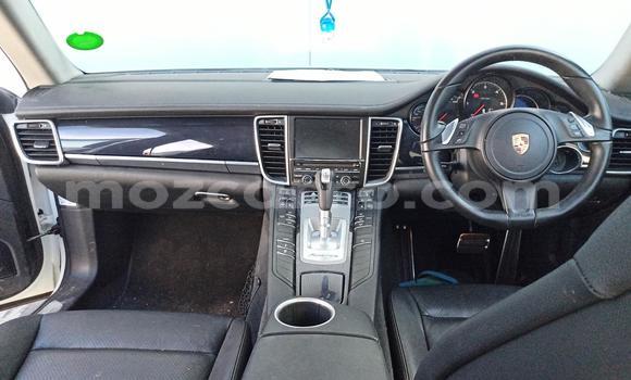 Comprar Usado Porsche Panamera Branco Carro em Beira em Sofala Comprar Usado Porsche Panamera Branco Carro em Beira em Sofala