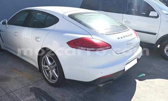 Comprar Usado Porsche Panamera Branco Carro em Beira em Sofala Comprar Usado Porsche Panamera Branco Carro em Beira em Sofala