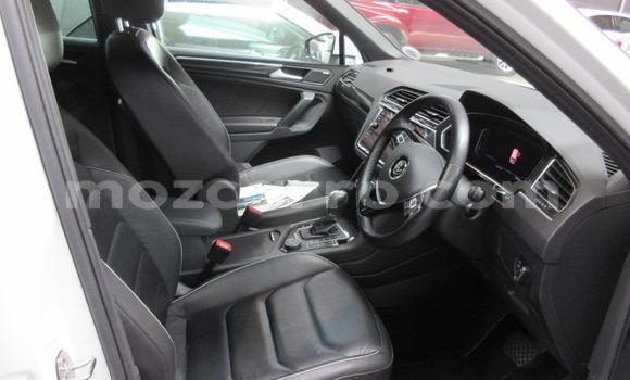 Comprar Usado Volkswagen Tiguan Branco Carro em Beira em Sofala Comprar Usado Volkswagen Tiguan Branco Carro em Beira em Sofala