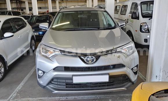 Comprar Usado Toyota RAV4 Prata Carro em Beira em Sofala Comprar Usado Toyota RAV4 Prata Carro em Beira em Sofala