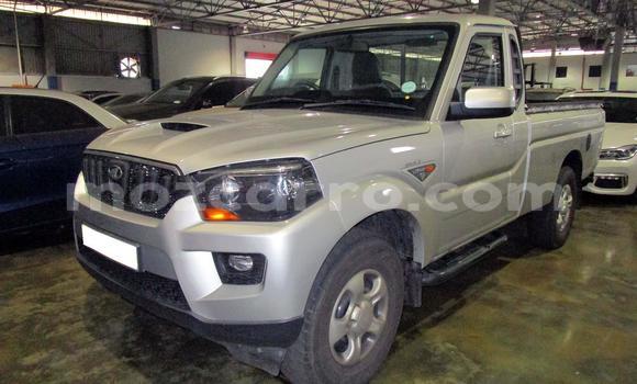 Comprar Usado Mahindra MM Prata Carro em Beira em Sofala Comprar Usado Mahindra MM Prata Carro em Beira em Sofala