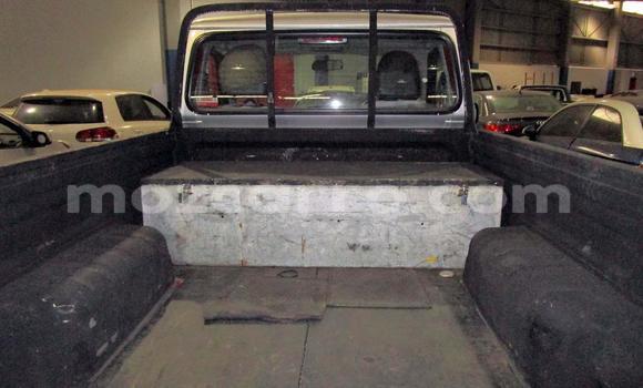 Comprar Usado Mahindra MM Prata Carro em Beira em Sofala Comprar Usado Mahindra MM Prata Carro em Beira em Sofala