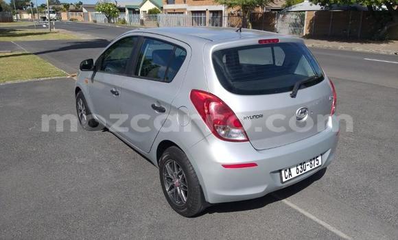 Comprar Usado Hyundai i20 Prata Carro em Maputo em Maputo Comprar Usado Hyundai i20 Prata Carro em Maputo em Maputo
