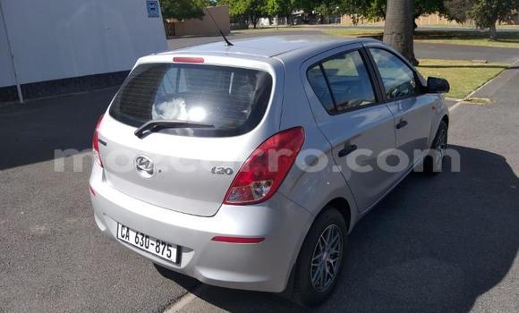 Comprar Usado Hyundai i20 Prata Carro em Maputo em Maputo Comprar Usado Hyundai i20 Prata Carro em Maputo em Maputo