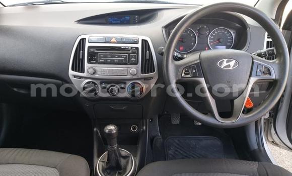 Comprar Usado Hyundai i20 Prata Carro em Maputo em Maputo Comprar Usado Hyundai i20 Prata Carro em Maputo em Maputo