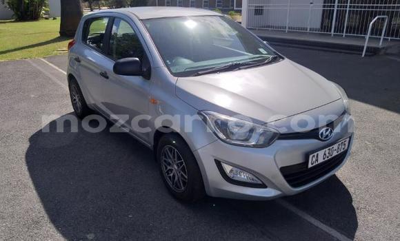 Comprar Usado Hyundai i20 Prata Carro em Maputo em Maputo Comprar Usado Hyundai i20 Prata Carro em Maputo em Maputo