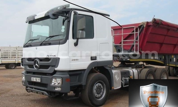 Comprar Usado Mercedes‒Benz Arocs Branco Caminhão em Beira em Sofala Comprar Usado Mercedes‒Benz Arocs Branco Caminhão em Beira em Sofala