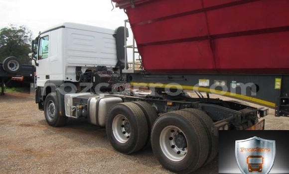 Comprar Usado Mercedes‒Benz Arocs Branco Caminhão em Beira em Sofala Comprar Usado Mercedes‒Benz Arocs Branco Caminhão em Beira em Sofala