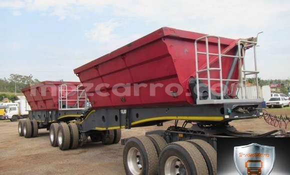 Comprar Usado Mercedes‒Benz Arocs Branco Caminhão em Beira em Sofala Comprar Usado Mercedes‒Benz Arocs Branco Caminhão em Beira em Sofala