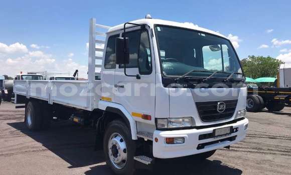 Comprar Usado Nissan Evalia Branco Caminhão em Beira em Sofala Comprar Usado Nissan Evalia Branco Caminhão em Beira em Sofala