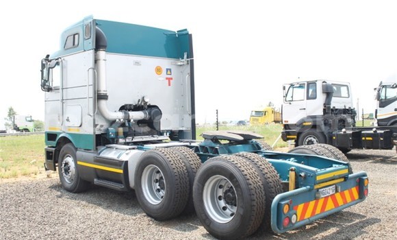 Comprar Usado Iveco Daily Azul Caminhão em Beira em Sofala Comprar Usado Iveco Daily Azul Caminhão em Beira em Sofala