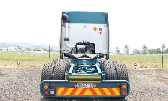 Comprar Usado Iveco Daily Azul Caminhão em Beira em Sofala Comprar Usado Iveco Daily Azul Caminhão em Beira em Sofala