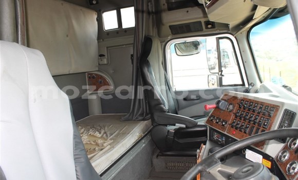 Comprar Usado Iveco Daily Azul Caminhão em Beira em Sofala Comprar Usado Iveco Daily Azul Caminhão em Beira em Sofala