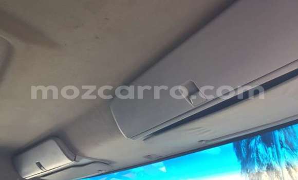 Comprar Usado Hino 300 Series Branco Caminhão em Beira em Sofala Comprar Usado Hino 300 Series Branco Caminhão em Beira em Sofala