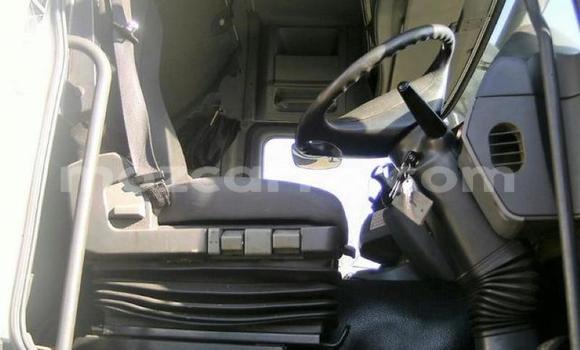 Comprar Usado Mercedes‒Benz Arocs Branco Caminhão em Beira em Sofala Comprar Usado Mercedes‒Benz Arocs Branco Caminhão em Beira em Sofala