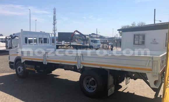 Comprar Usado Isuzu FTR 850 Branco Caminhão em Beira em Sofala Comprar Usado Isuzu FTR 850 Branco Caminhão em Beira em Sofala