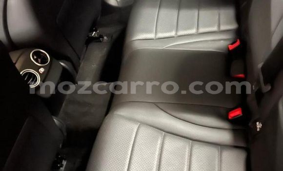 Tenga Tsaru Mercedes-Benz C-Classe Chena Mota in Manica in Manica Tenga Tsaru Mercedes-Benz C-Classe Chena Mota in Manica in Manica