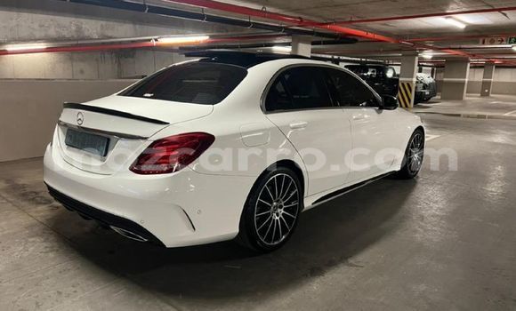 Tenga Tsaru Mercedes-Benz C-Classe Chena Mota in Manica in Manica Tenga Tsaru Mercedes-Benz C-Classe Chena Mota in Manica in Manica