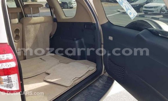 Tenga Imported Toyota RAV4 Zvimwe Mota in Import - Dubai in Cabo Delgado Tenga Imported Toyota RAV4 Zvimwe Mota in Import - Dubai in Cabo Delgado