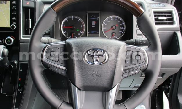 Buy Used Toyota Grand HiAce Black Car in Manica in Manica Buy Used Toyota Grand HiAce Black Car in Manica in Manica