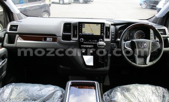 Buy Used Toyota Grand HiAce Black Car in Manica in Manica Buy Used Toyota Grand HiAce Black Car in Manica in Manica