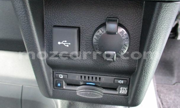 Buy Used Toyota Grand HiAce Black Car in Manica in Manica Buy Used Toyota Grand HiAce Black Car in Manica in Manica