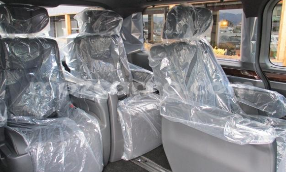 Buy Used Toyota Grand HiAce Black Car in Manica in Manica Buy Used Toyota Grand HiAce Black Car in Manica in Manica