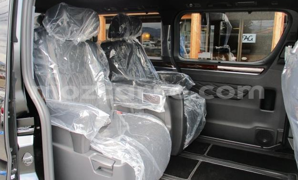 Buy Used Toyota Grand HiAce Black Car in Manica in Manica Buy Used Toyota Grand HiAce Black Car in Manica in Manica