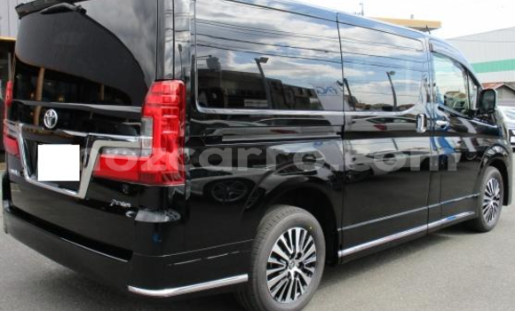Buy Used Toyota Grand HiAce Black Car in Manica in Manica Buy Used Toyota Grand HiAce Black Car in Manica in Manica
