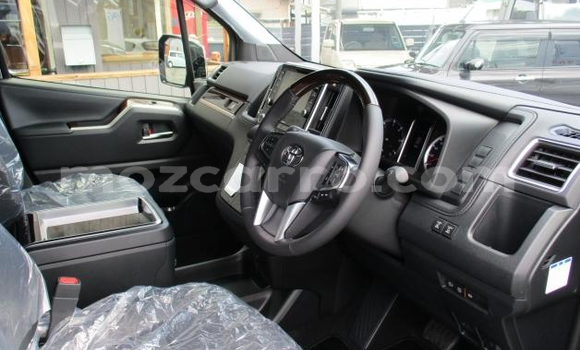 Buy Used Toyota Grand HiAce Black Car in Manica in Manica Buy Used Toyota Grand HiAce Black Car in Manica in Manica