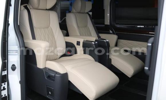 Comprar Usado Toyota Grand HiAce Branco Carro em Manhiça em Maputo Comprar Usado Toyota Grand HiAce Branco Carro em Manhiça em Maputo
