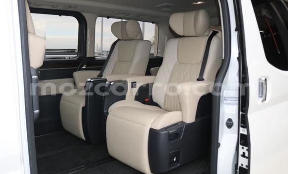 Comprar Usado Toyota Grand HiAce Branco Carro em Manhiça em Maputo Comprar Usado Toyota Grand HiAce Branco Carro em Manhiça em Maputo