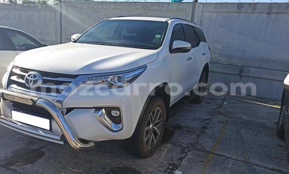 Comprar Usado Toyota Fortuner Branco Carro em Beira em Sofala Comprar Usado Toyota Fortuner Branco Carro em Beira em Sofala
