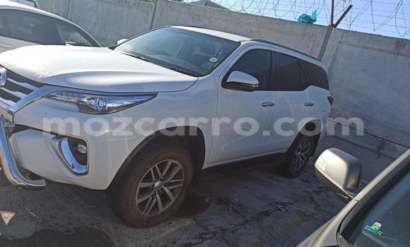 Comprar Usado Toyota Fortuner Branco Carro em Beira em Sofala Comprar Usado Toyota Fortuner Branco Carro em Beira em Sofala