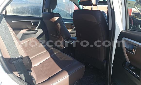 Comprar Usado Toyota Fortuner Branco Carro em Beira em Sofala Comprar Usado Toyota Fortuner Branco Carro em Beira em Sofala