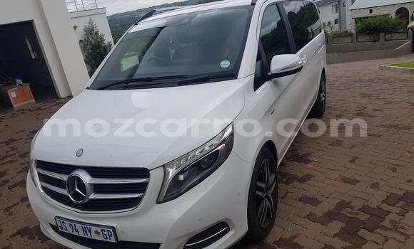 Comprar Usado Mercedes-Benz GLC 250D Branco Carro em Beira em Sofala Comprar Usado Mercedes-Benz GLC 250D Branco Carro em Beira em Sofala