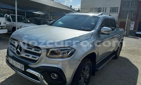 Comprar Usado Mercedes-Benz GLC 250D Prata Carro em Beira em Sofala Comprar Usado Mercedes-Benz GLC 250D Prata Carro em Beira em Sofala