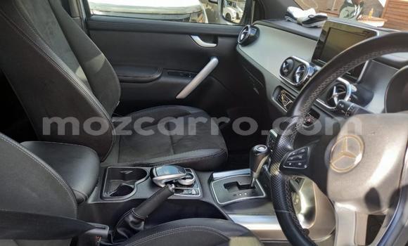 Comprar Usado Mercedes-Benz GLC 250D Prata Carro em Beira em Sofala Comprar Usado Mercedes-Benz GLC 250D Prata Carro em Beira em Sofala