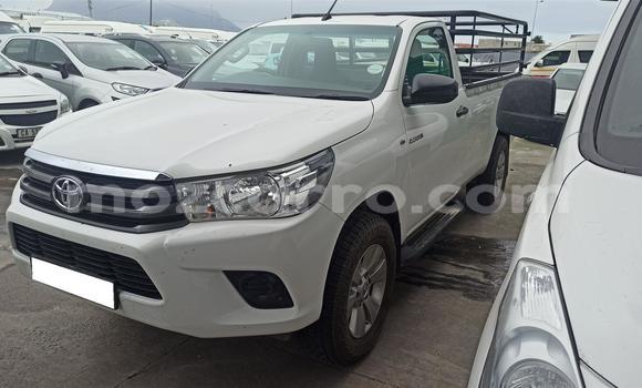 Comprar Usado Toyota Hilux Branco Carro em Beira em Sofala Comprar Usado Toyota Hilux Branco Carro em Beira em Sofala