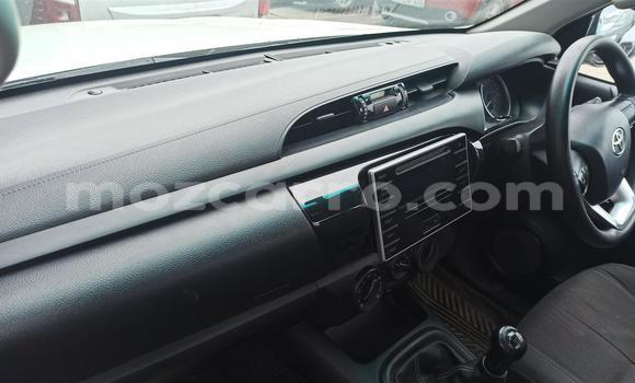 Comprar Usado Toyota Hilux Branco Carro em Beira em Sofala Comprar Usado Toyota Hilux Branco Carro em Beira em Sofala