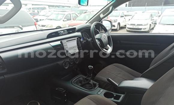 Comprar Usado Toyota Hilux Branco Carro em Beira em Sofala Comprar Usado Toyota Hilux Branco Carro em Beira em Sofala