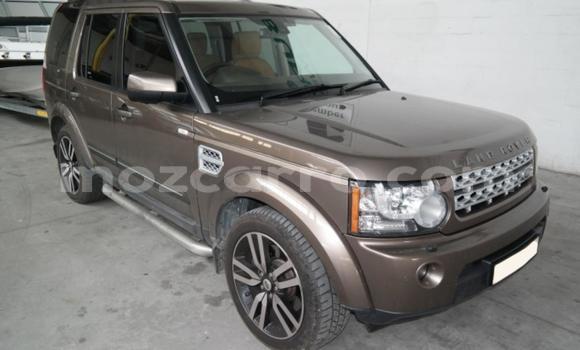 Comprar Usado Land Rover Defender Bege Carro em Beira em Sofala Comprar Usado Land Rover Defender Bege Carro em Beira em Sofala