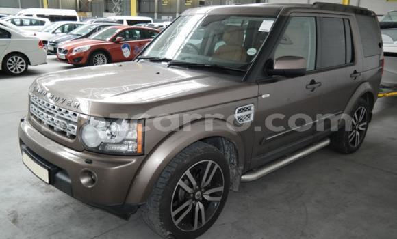 Comprar Usado Land Rover Defender Bege Carro em Beira em Sofala Comprar Usado Land Rover Defender Bege Carro em Beira em Sofala