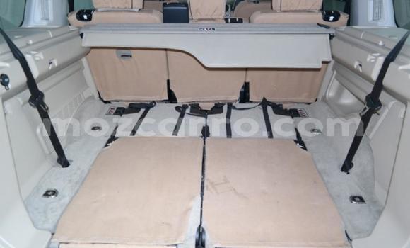 Comprar Usado Land Rover Defender Bege Carro em Beira em Sofala Comprar Usado Land Rover Defender Bege Carro em Beira em Sofala