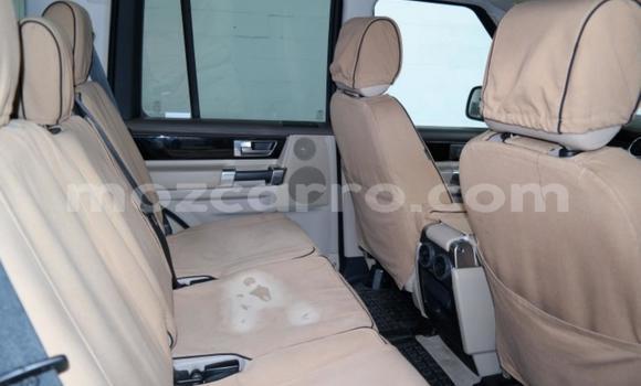 Comprar Usado Land Rover Defender Bege Carro em Beira em Sofala Comprar Usado Land Rover Defender Bege Carro em Beira em Sofala