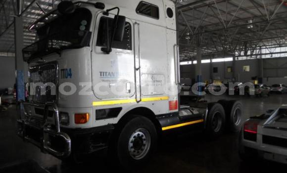 Comprar Usado DAF CF Branco Caminhão em Beira em Sofala Comprar Usado DAF CF Branco Caminhão em Beira em Sofala