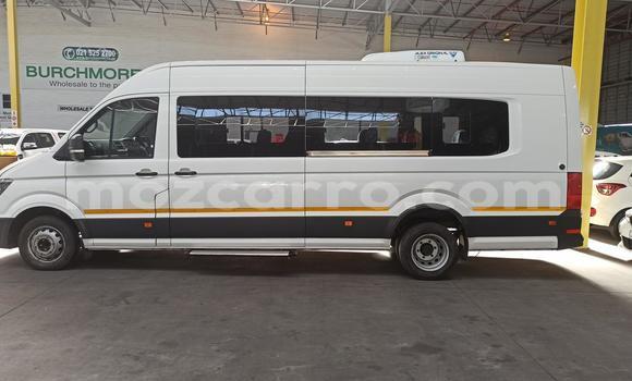 Comprar Usado Volkswagen Caravelle Branco Carro em Beira em Sofala Comprar Usado Volkswagen Caravelle Branco Carro em Beira em Sofala