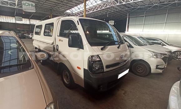 Buy Used Kia K7 White Car in Beira in Sofala