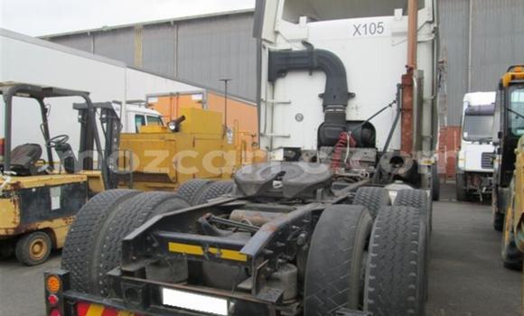 Comprar Usado Hino 300 Series Branco Caminhão em Beira em Sofala Comprar Usado Hino 300 Series Branco Caminhão em Beira em Sofala